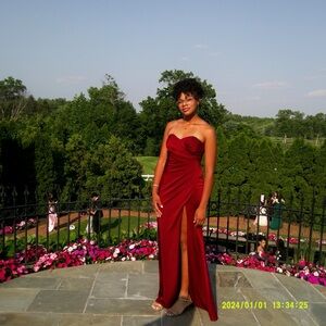 Elegant Red Strapless Evening Gown